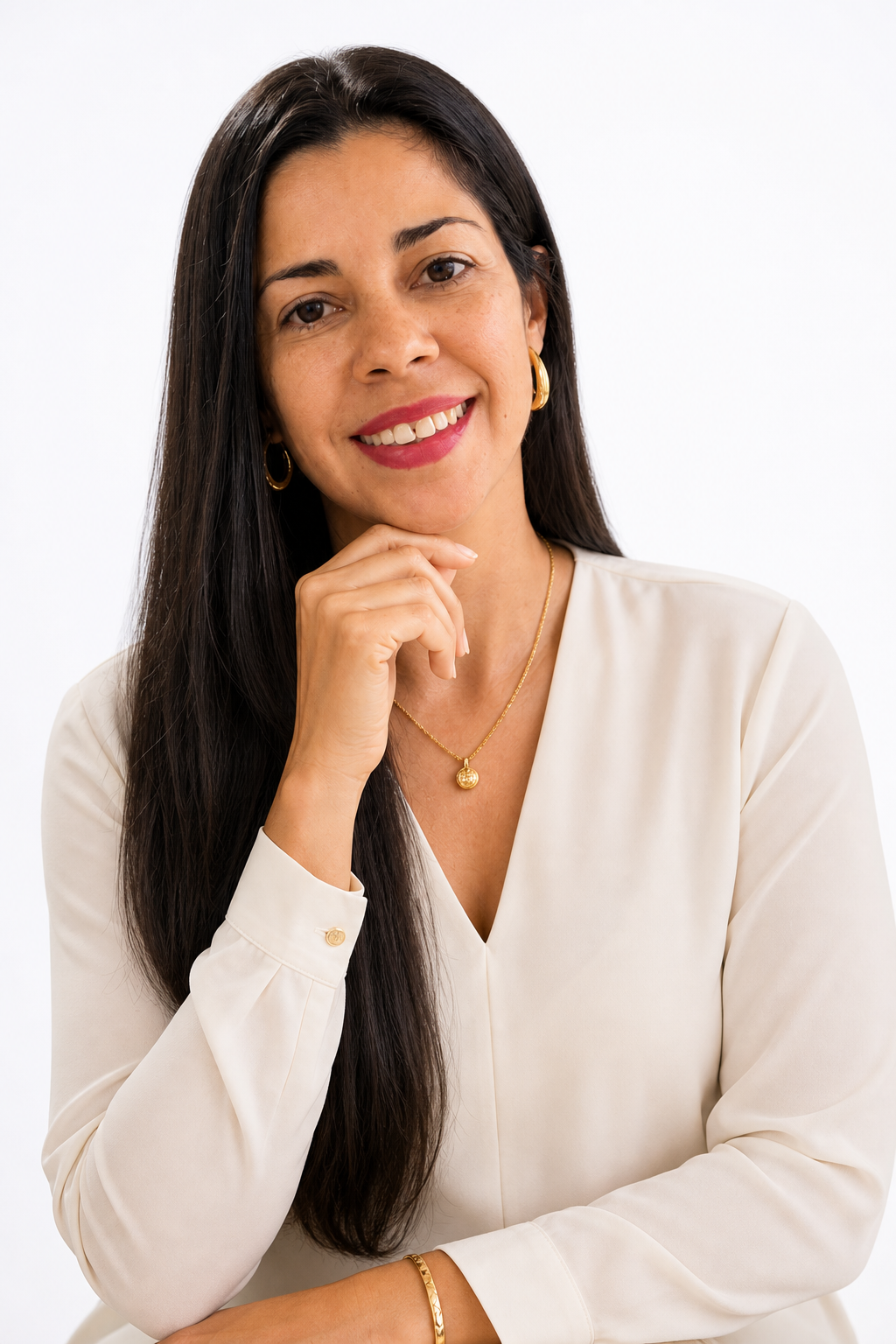Thiani Aguiar em retrato de autoridade